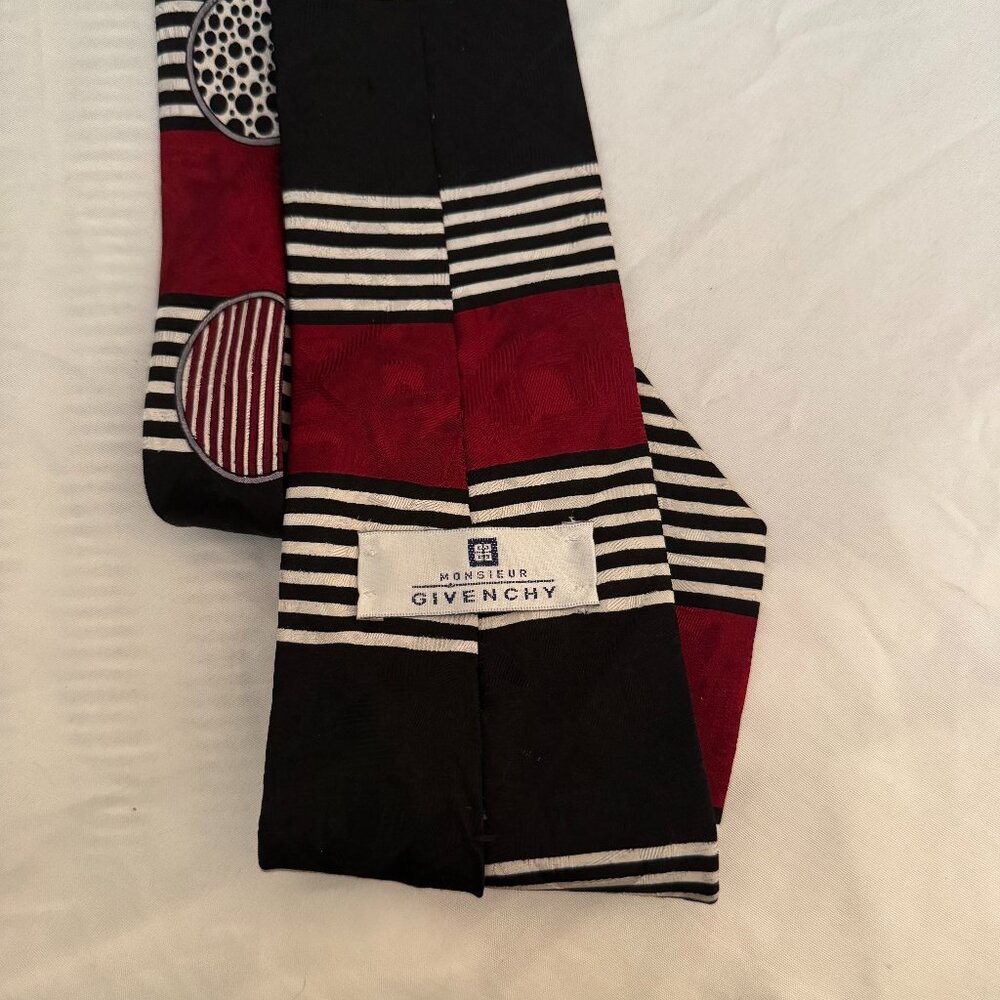 GIVENCHY MONSIEUR Vintage 100% Silk Tie Red Black Circle Strip Geometric - Picture 3 of 7